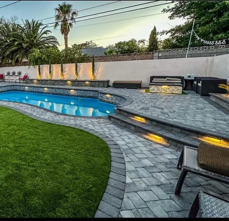 Beautiful and cozy family house pool and barbecue Villa Las Vegas
