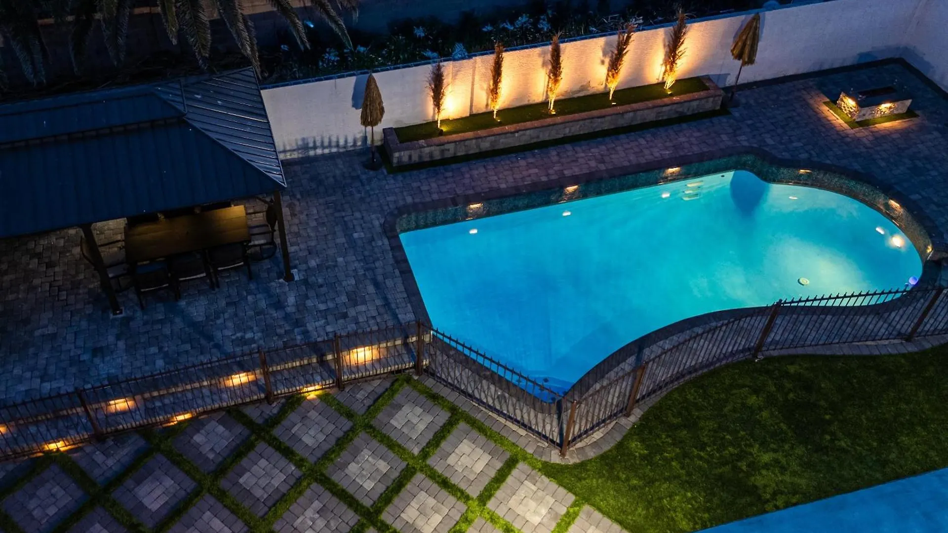 Beautiful and cozy family house pool and barbecue Villa Las Vegas