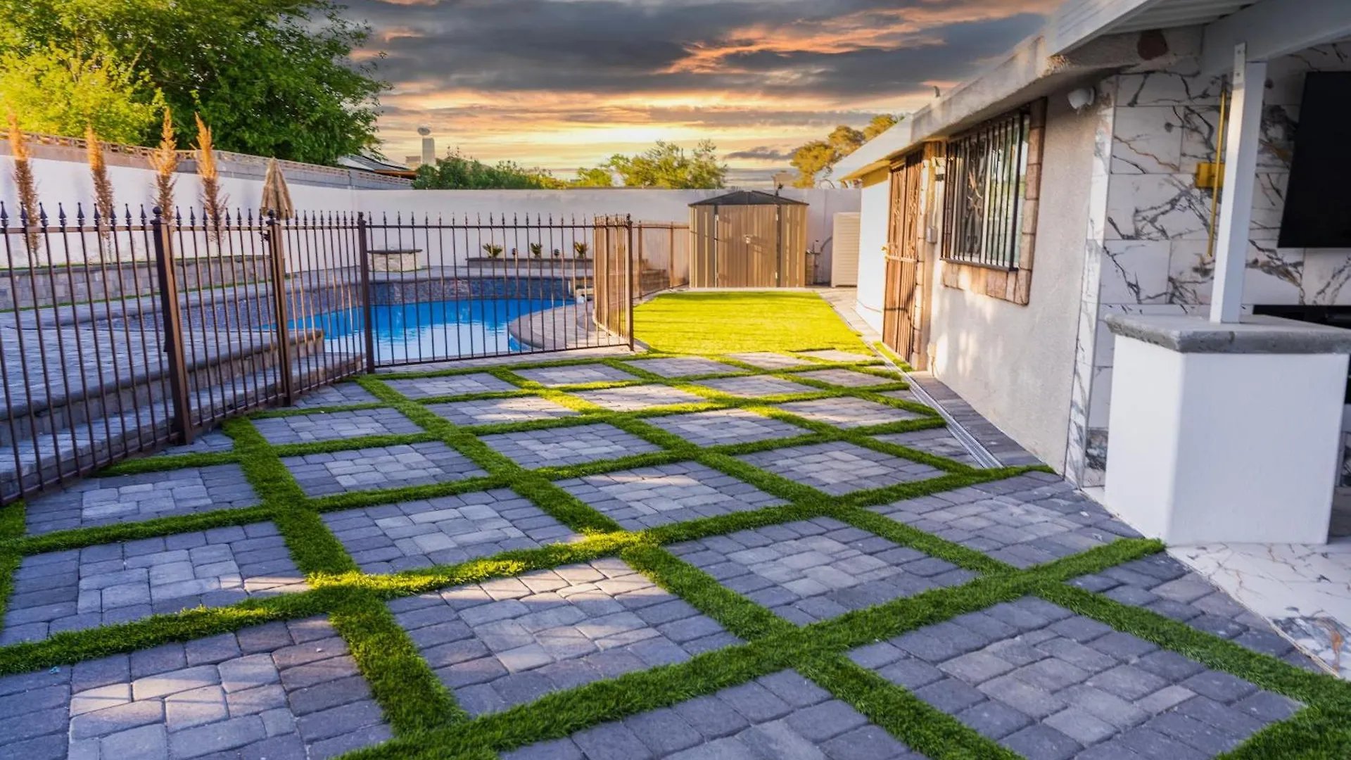 Beautiful and cozy family house pool and barbecue Villa Las Vegas