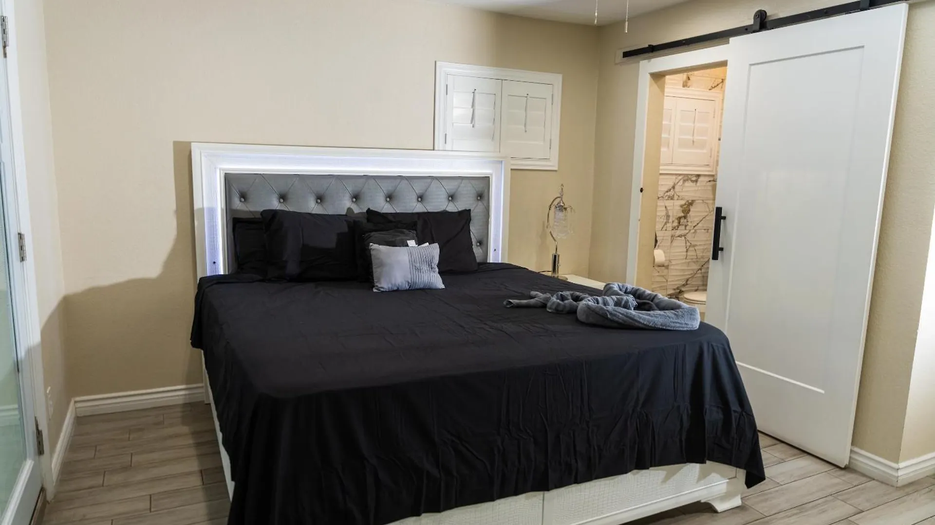 Beautiful and cozy family house pool and barbecue Villa Las Vegas United States