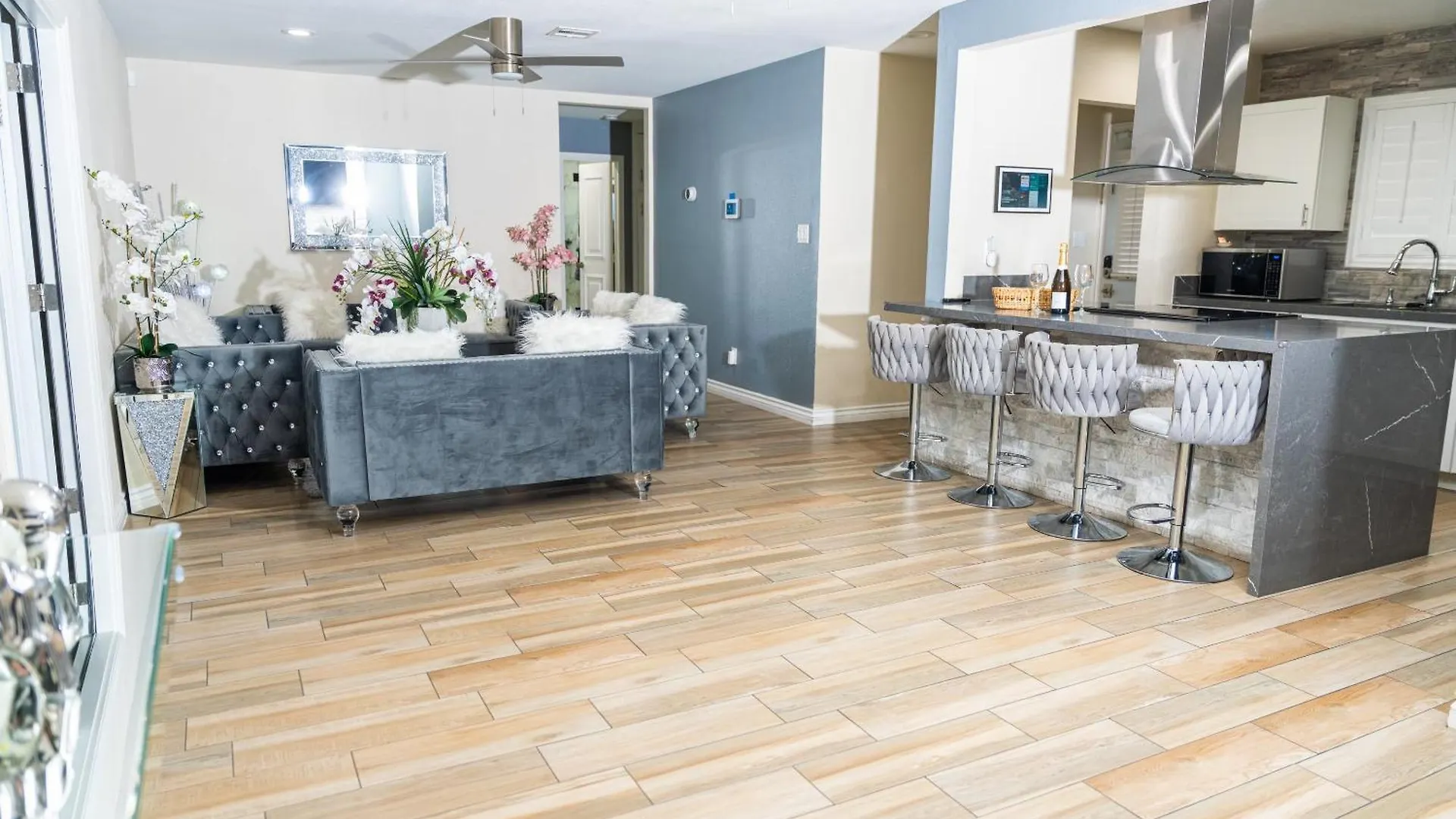 Beautiful and cozy family house pool and barbecue Villa Las Vegas