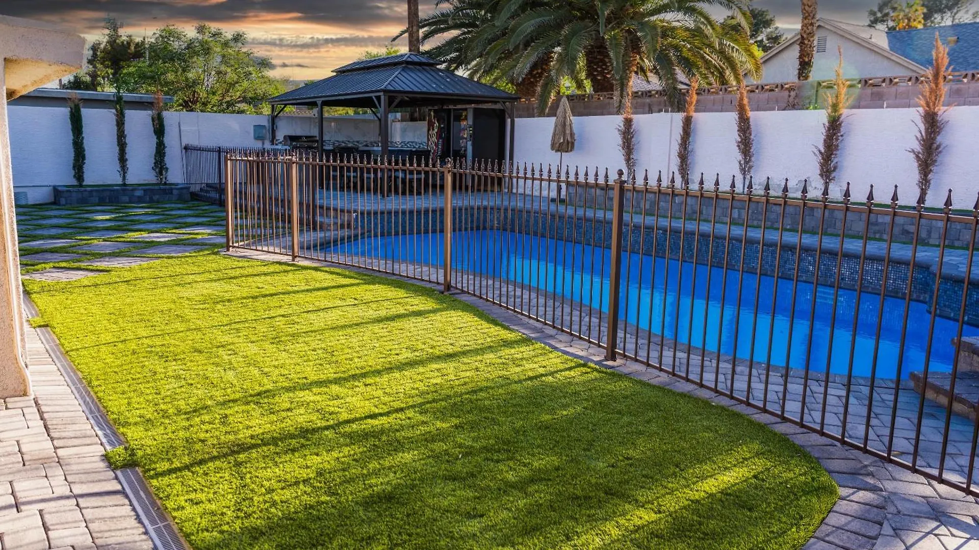 Beautiful And Cozy Family House Pool And Barbecue Villa Las Vegas